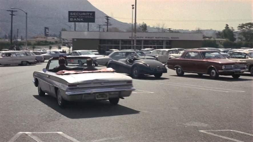 Plymouth Valiant Signet
