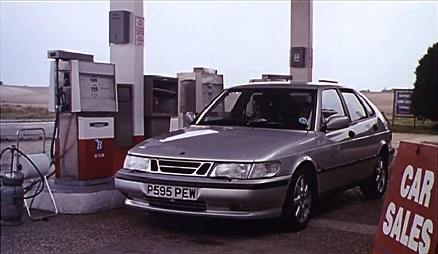 SAAB 900