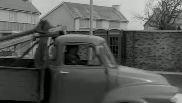 Bedford J2