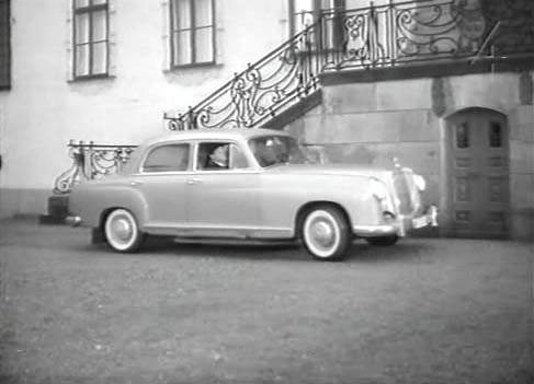 Mercedes-Benz 219