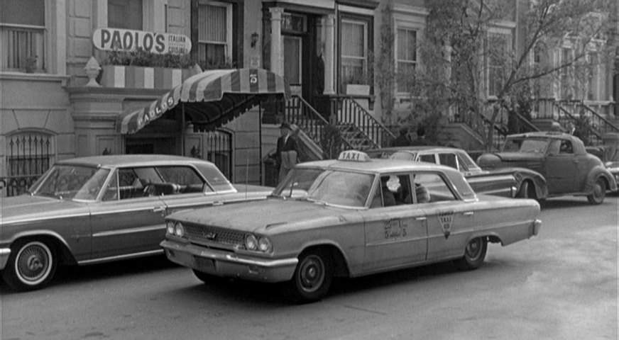 Plymouth De Luxe
