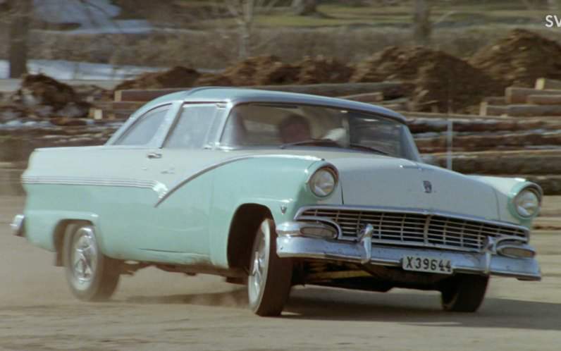 Ford Fairlane Crown Victoria