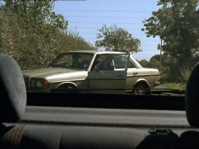 Mercedes-Benz 230 E