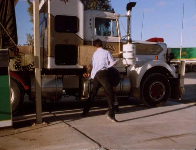 Kenworth W-900