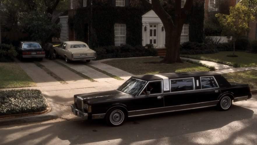 Lincoln Town Car Stretched Limousine