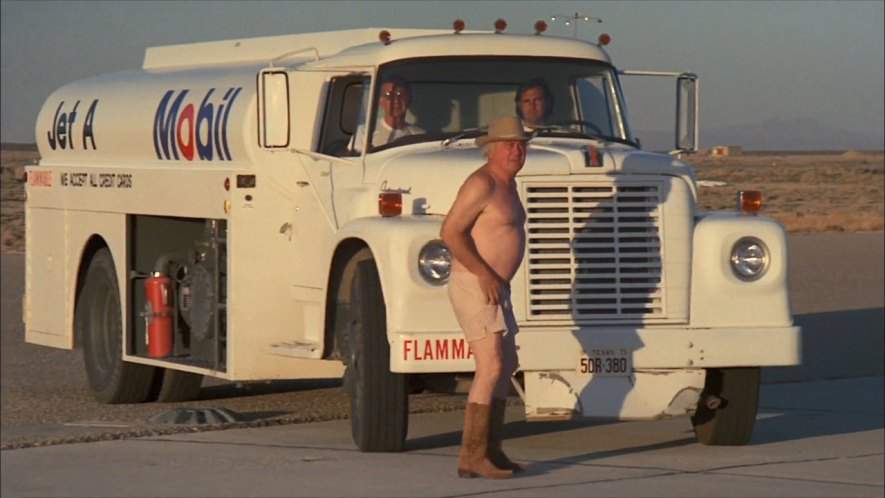 International Harvester Loadstar 1700