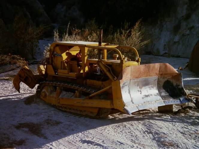 Caterpillar D9 in Killdozer