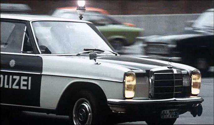 Mercedes-Benz 220