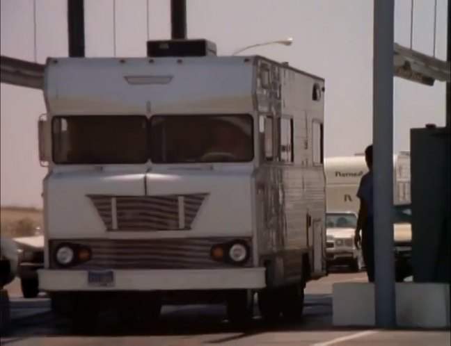 Winnebago D-22 Brave