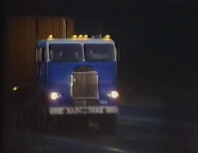 White-Freightliner WFT-6364T