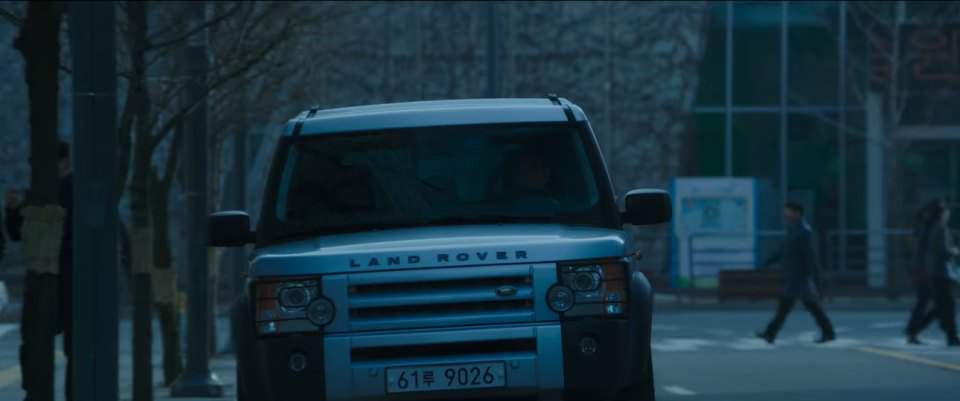 2005 Land-Rover Discovery Series III in Confession