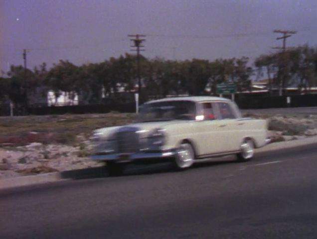 Mercedes-Benz 220