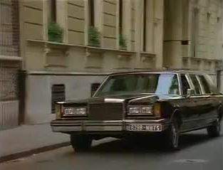 Lincoln Town Car Stretched Limousine