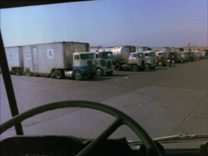 White-Freightliner WFT-6342T