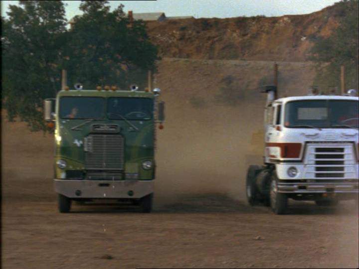 White-Freightliner WFT-7542T