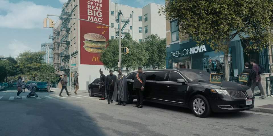 Lincoln MKT Stretched Limousine