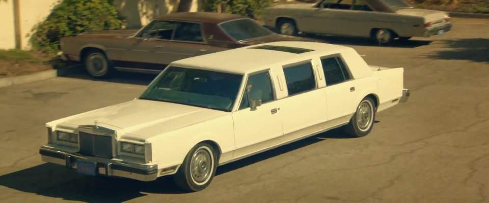 Lincoln Town Car Stretched Limousine