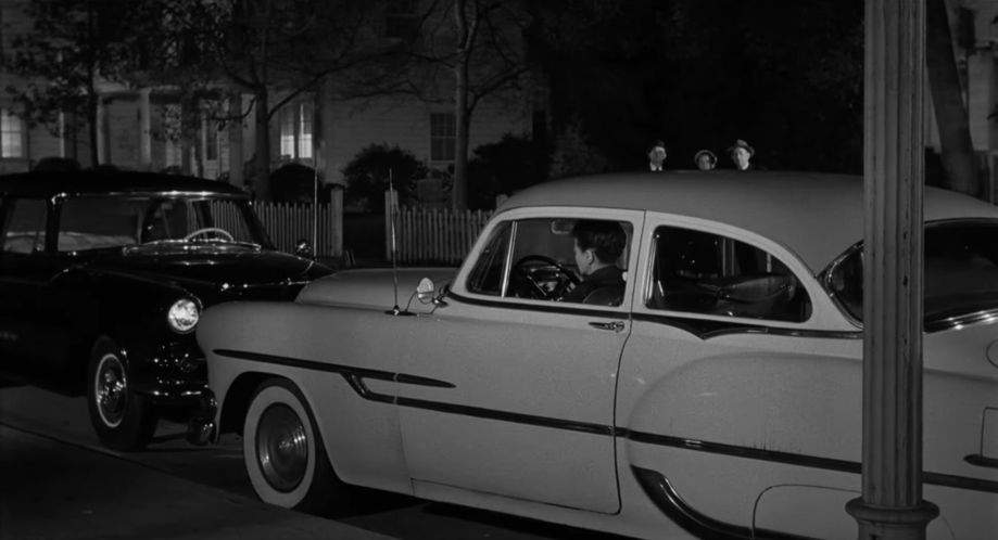 Pontiac Chieftain De Luxe