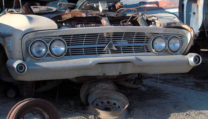 Dodge Custom 880