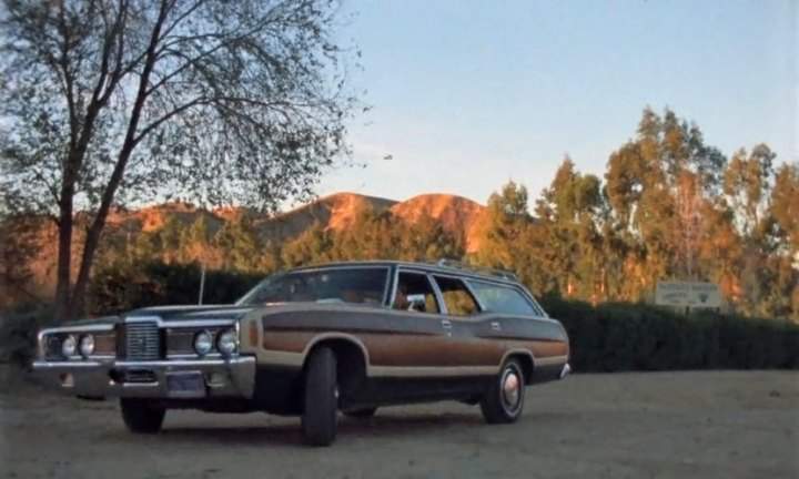 Ford LTD Country Squire