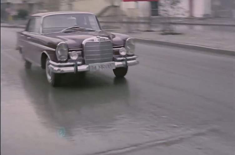 Mercedes-Benz 220 S