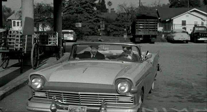 Ford Fairlane 500 Sunliner