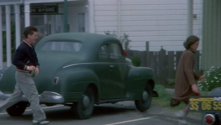 Plymouth De Luxe
