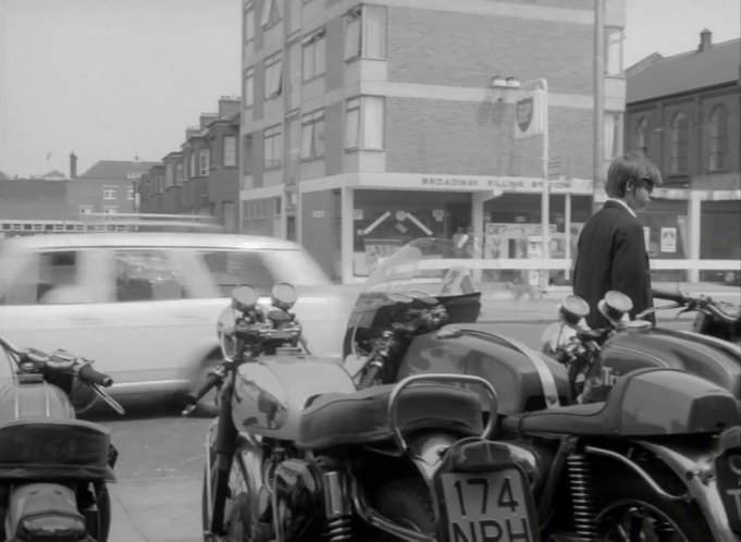 BSA Gold Star DBD34