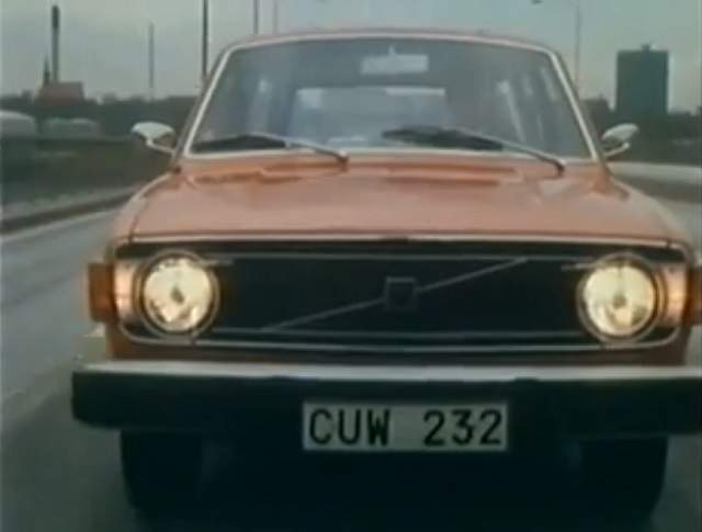 1974 Volvo 145 in Breaking Point