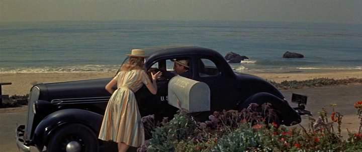 Plymouth De Luxe