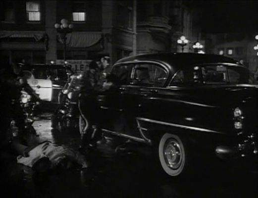 1954 Ford Customline in Rogue Cop