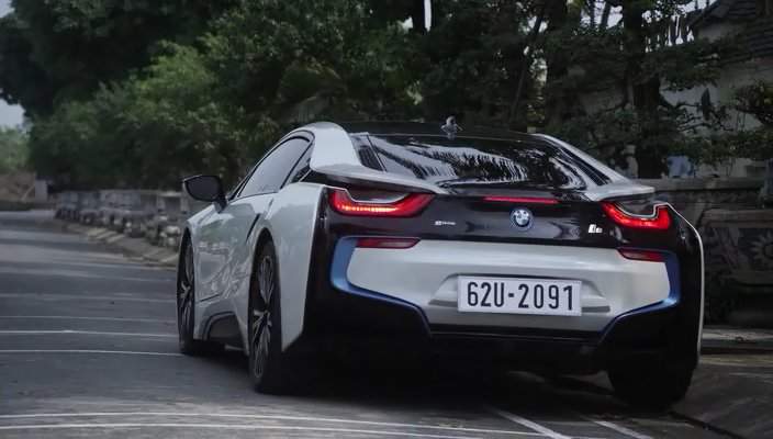 BMW i8