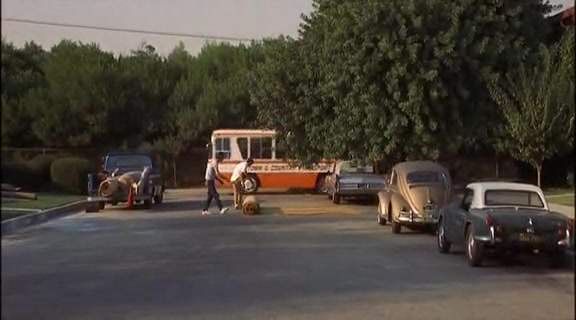 Volkswagen De Luxe Sedan