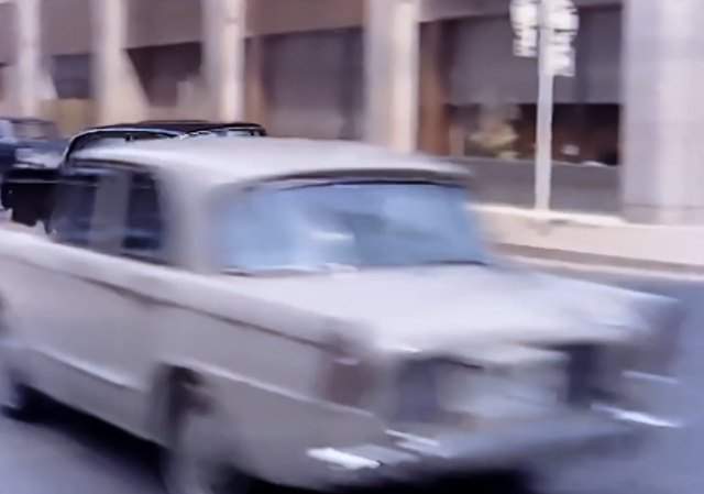 Hino Contessa 900