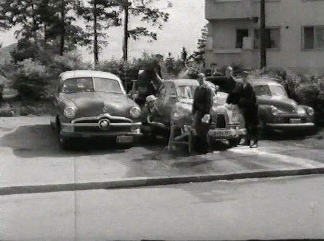 Ford De Luxe