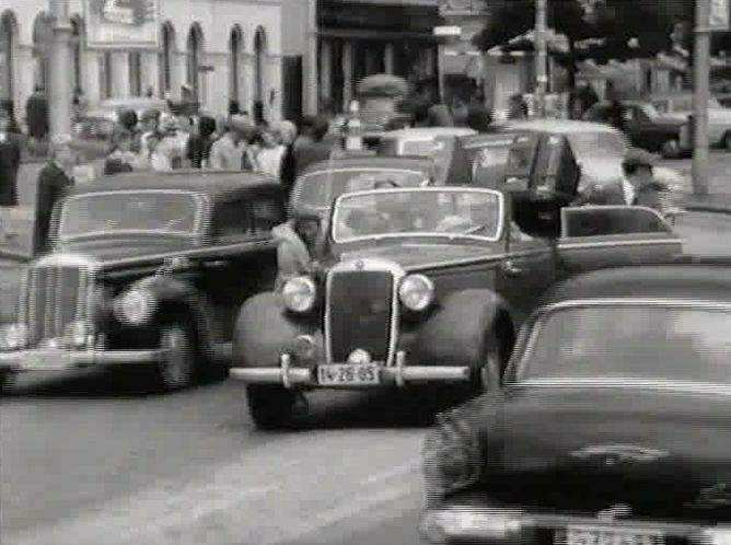 Mercedes-Benz 220