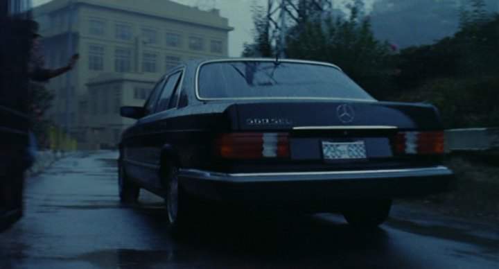 Mercedes-Benz 560 SEL