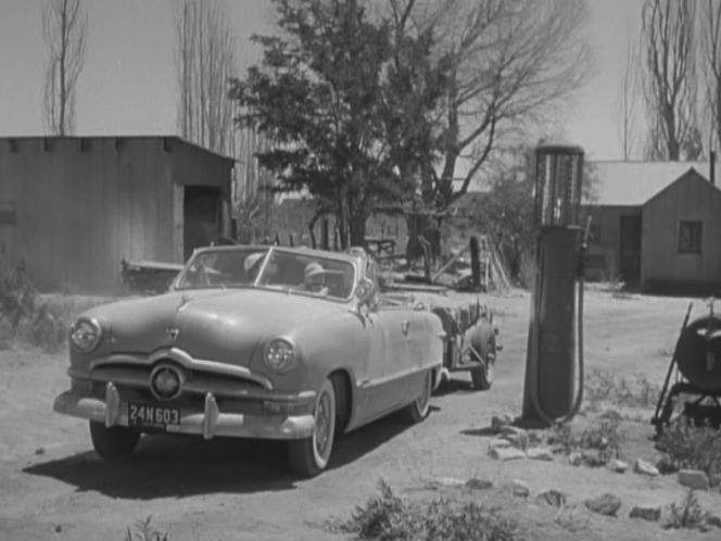 Ford Custom De Luxe