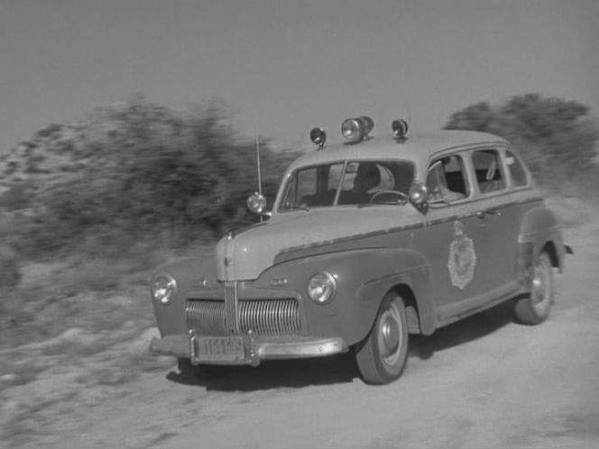 Ford Super De Luxe