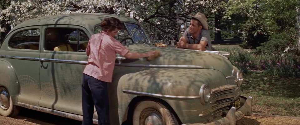Plymouth De Luxe