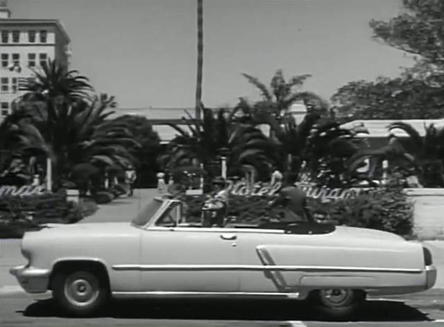 Lincoln Capri