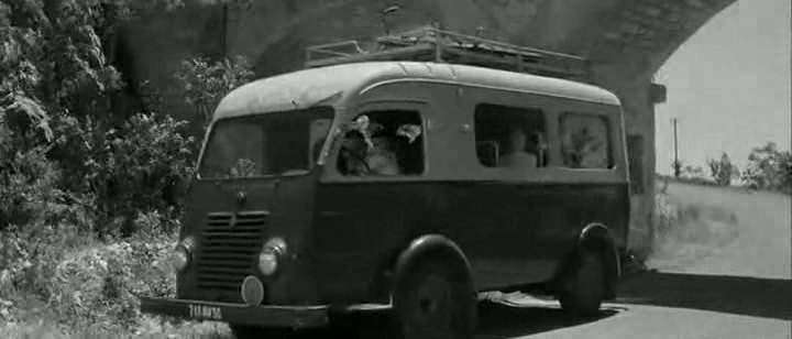 Renault 1000 Kg Car