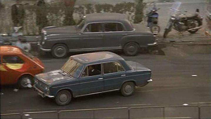 Mercedes-Benz 220