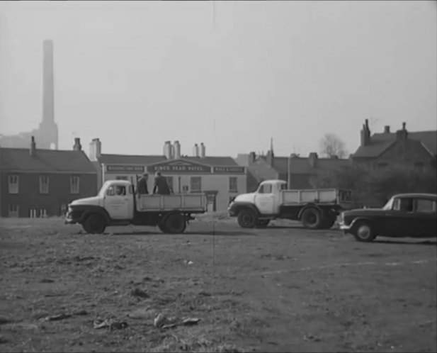 Bedford J2