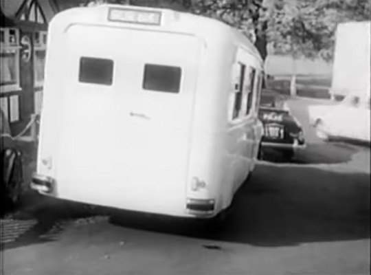 Daimler DC27 Ambulance