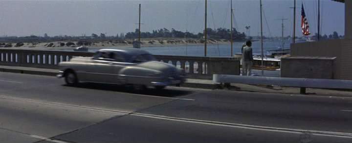 Pontiac Chieftain De Luxe