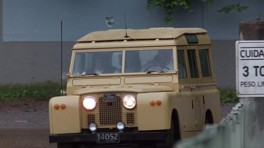 Land-Rover 109'' Series IIa Station Wagon