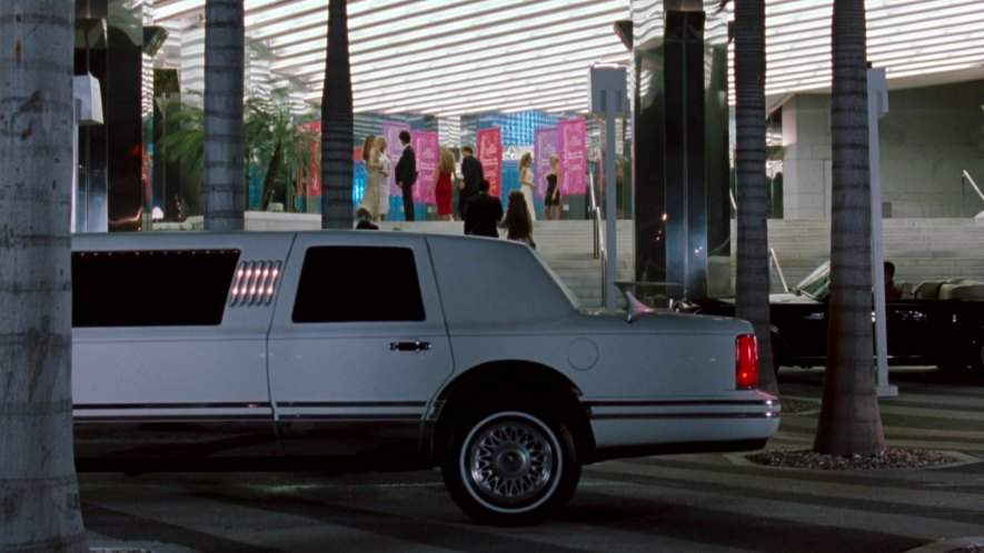 Lincoln Town Car Stretched Limousine
