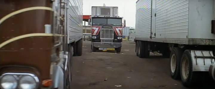 Freightliner FLT
