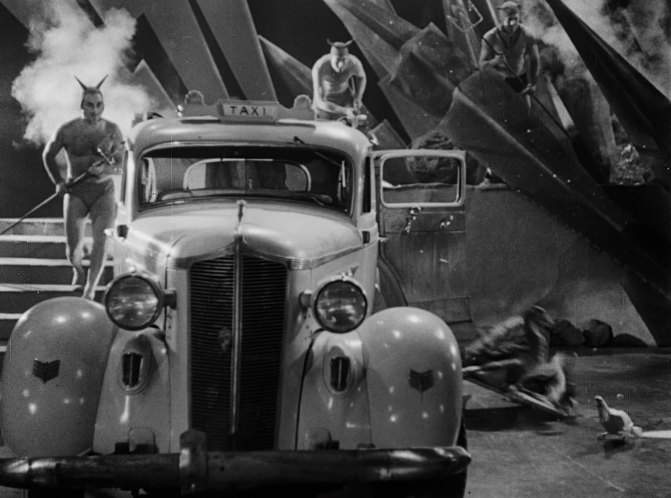1936 De Soto Airstream in Hellzapoppin’